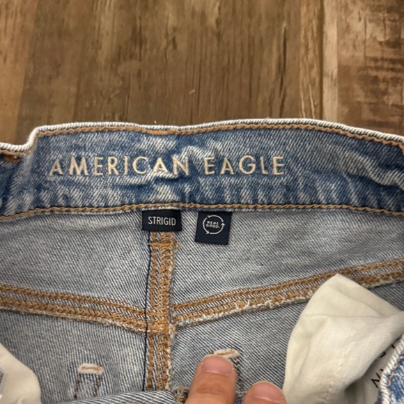 American Eagle Outfitters Light Blue Distressed Boyfriend Jeans - Picture 2 of 4